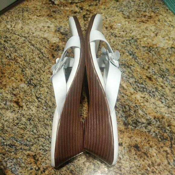 Island Slipper Women's White Leather Flower Slide Wedge Size 11 Sandals - Picture 7 of 11